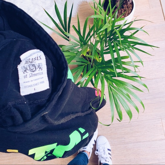 Vintage Surf Style Clearwater Hoodie - Picture 5 of 5